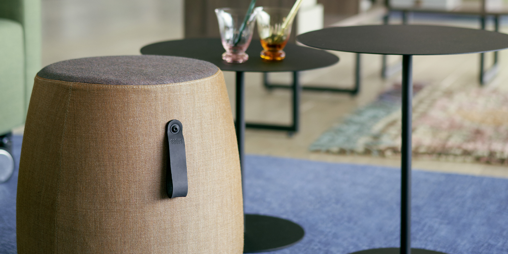 se:dot universal stool with Remix 3
