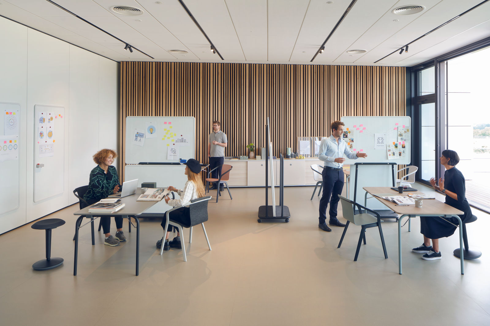 Wie agiles Arbeiten dank flexibler Büromöbel gelingt