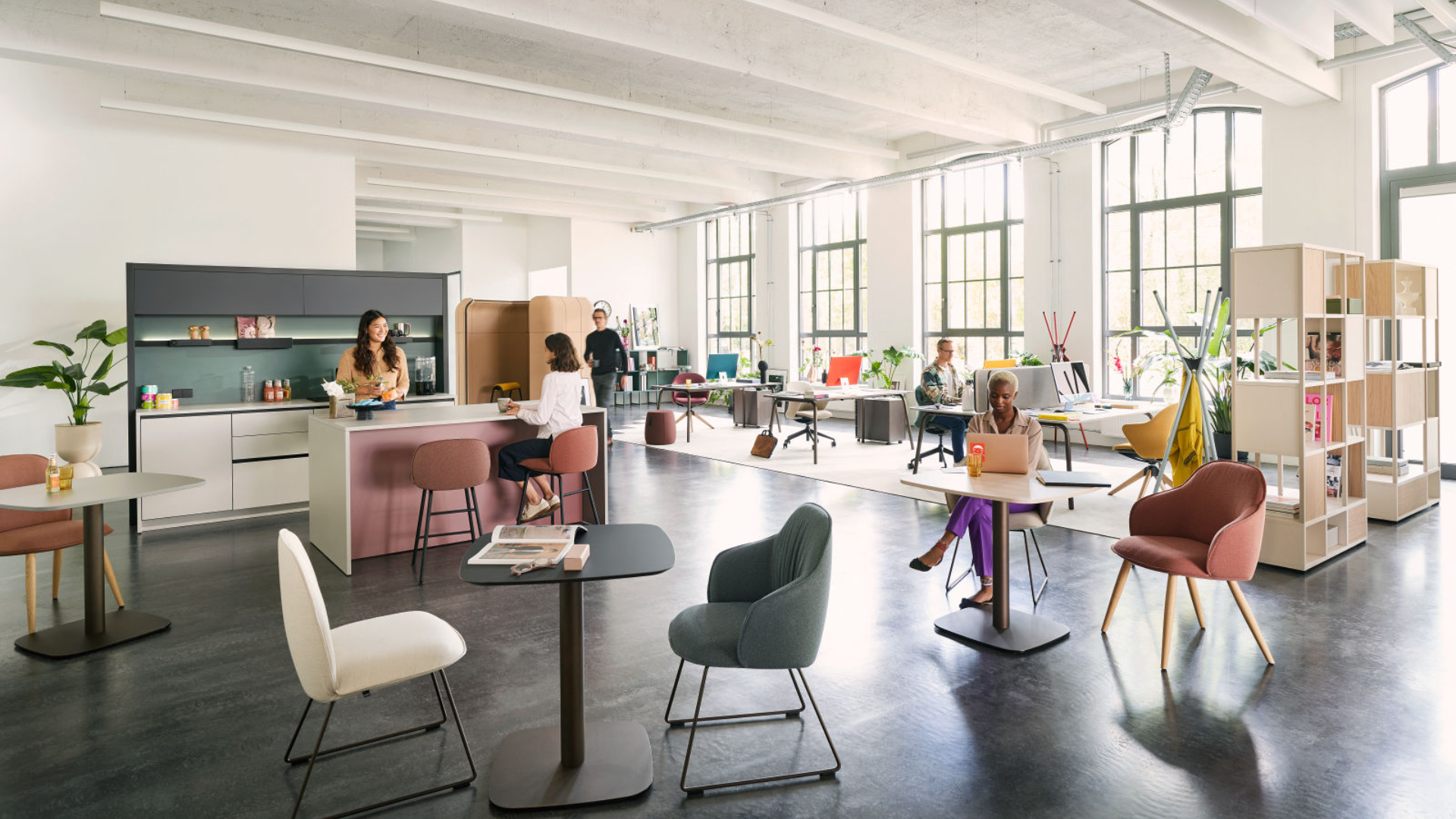 Il Work Café come doppia modalità: interazione sociale e concentrazione individuale – come nascono gli ambienti produttivi che favoriscono la concentrazione